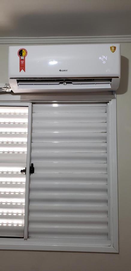 APARTAMENTO INTEIRO COM WiFi 70MB, AR CONDICIONADO, PROXIMO AO ESTADIO DO CAFÉ Londrina Extérieur photo
